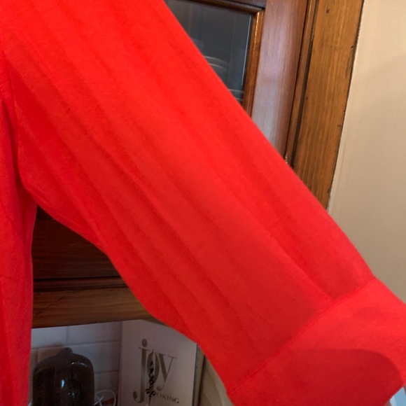 Alfa I viscose and poly tunic. Never worn. Came with a tank that was ripped. - Picture 3 of 4